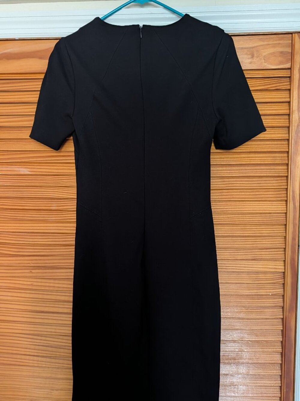T Tahari Black Sheath Dress Short Sleeve Crew Neck Work Office Size 4 / Small - Picture 4 of 7